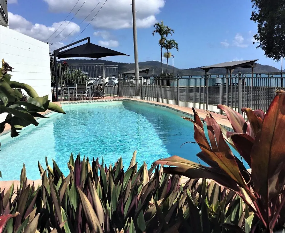 Whitsunday Waterfront Apartments Airlie Beach Aparthotel