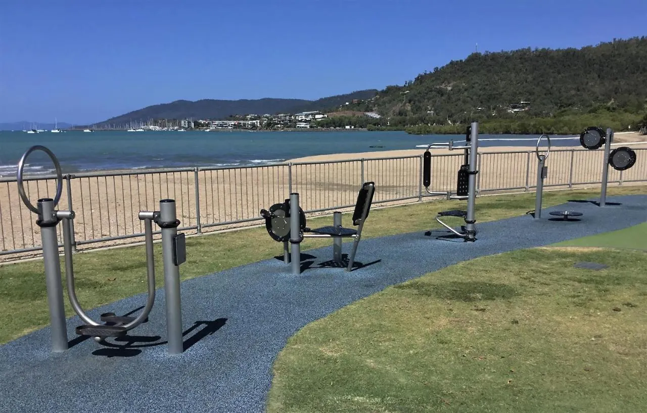 Whitsunday Waterfront Apartments Airlie Beach