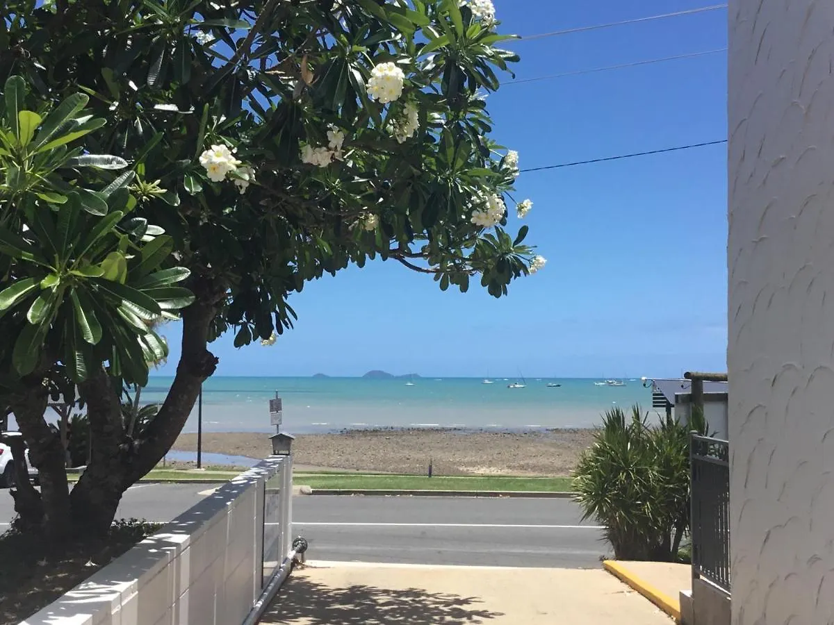 Whitsunday Waterfront Apartments Airlie Beach Aparthotel