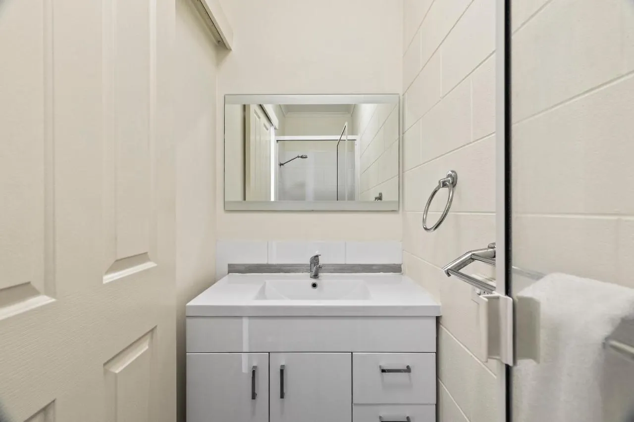 Whitsunday Waterfront Apartments Airlie Beach