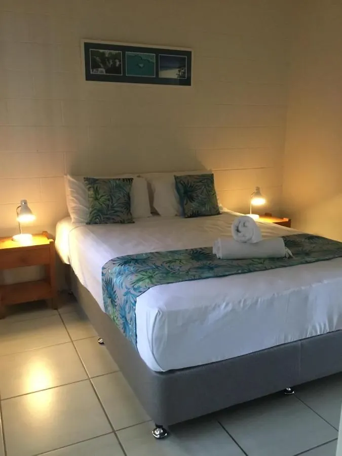 Whitsunday Waterfront Apartments Airlie Beach Aparthotel