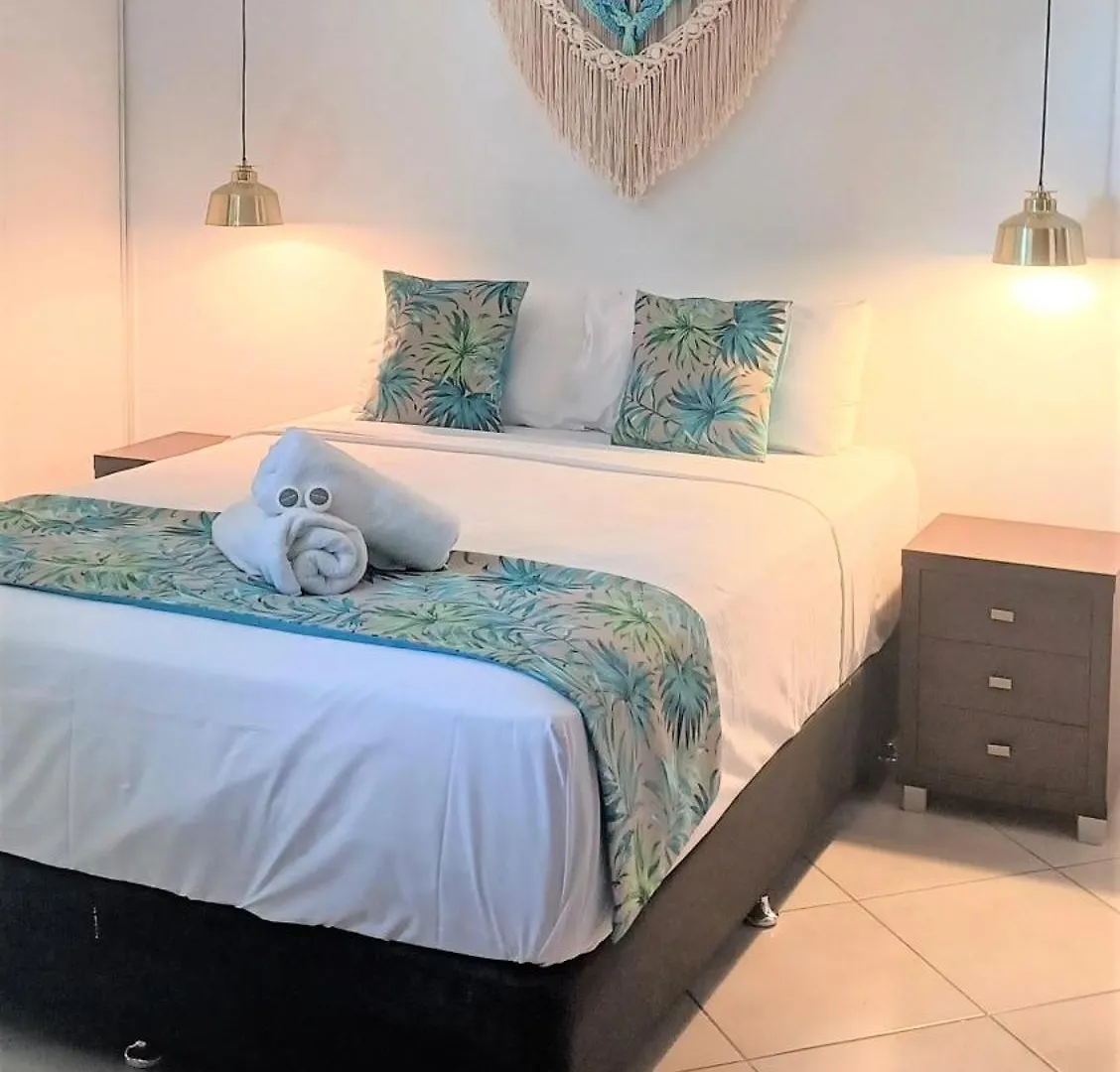 Whitsunday Waterfront Apartments Airlie Beach Aparthotel