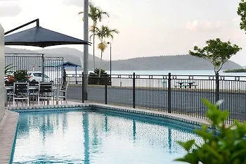 Whitsunday Waterfront Apartments Airlie Beach