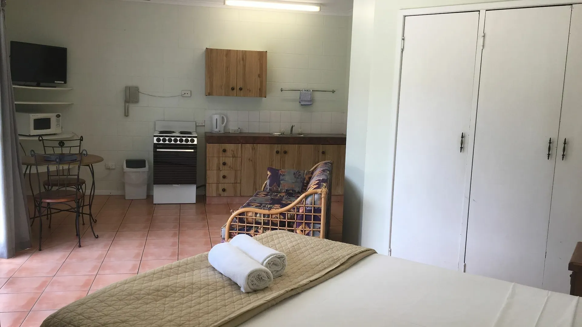 Whitsunday Waterfront Apartments Airlie Beach