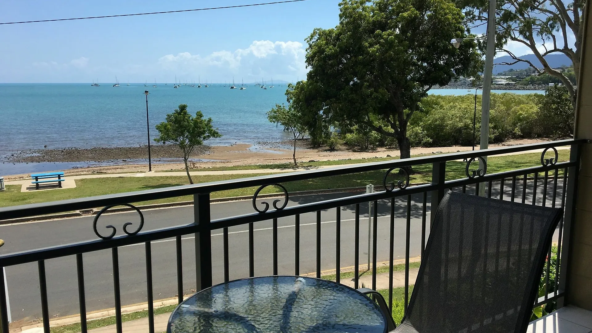 Whitsunday Waterfront Apartments Airlie Beach Aparthotel