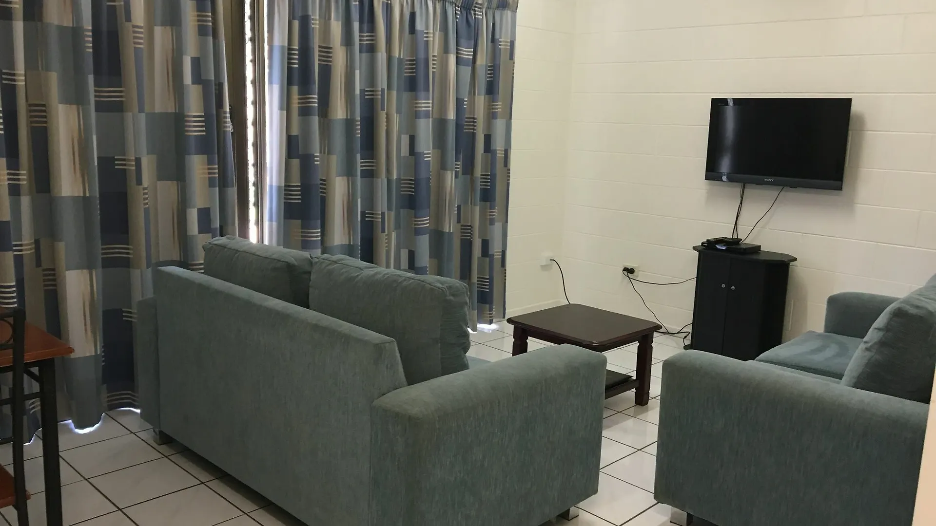 Whitsunday Waterfront Apartments エアリービーチ アパートホテル
