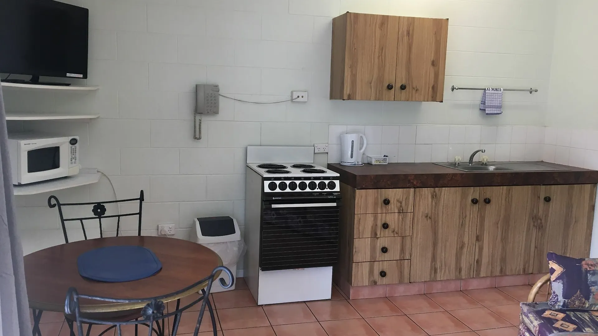 Whitsunday Waterfront Apartments Airlie Beach Aparthotel